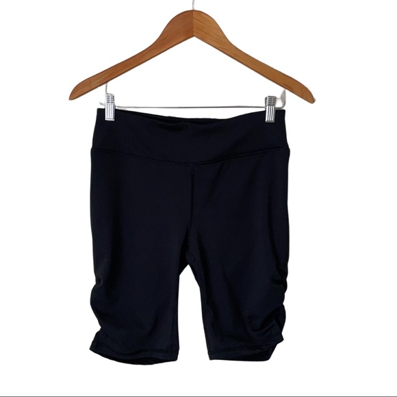GAIAM Ruched Biker Short | Black | Medium - Picture 7 of 12
